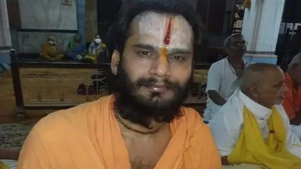 અયોધ્યામાં ત્રીજા માળેથી પડીને સાધુનુ શંકાસ્પદ મોત, આત્યહત્યાની શંકા