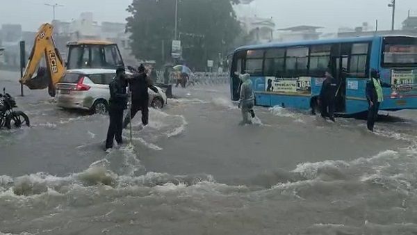 અમદાવાદમાં પણ વરસાદની ઘટ