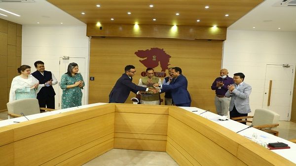 ગુજરાત સરકાર અને એમેઝોન વચ્ચે MOU થયા, ૨૦૦થી વધુ દેશમાં પ્રોડક્ટ એક્સપોર્ટ કરી શકાશે!