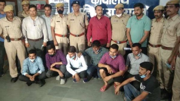 NEET પેપર લીકઃ છાત્રાએ 35 લાખ રૂપિયામાં કર્યો સોદો, 8 લોકોની ધરપકડ, અહીં જોડાયા છે તાર