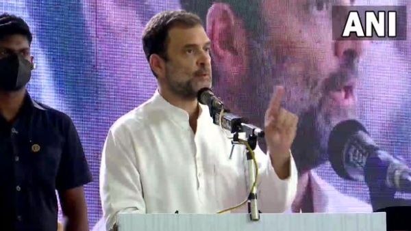 PM મોદી લોકોને નફરતથી અલગ કરી રહ્યા છે, હું પ્રેમનો પુલ બાંધી રહ્યો છૂં - રાહુલ ગાંધી