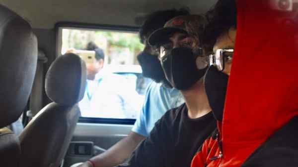 પૂછપરછમાં કર્યુ કબૂલ - 4 વર્ષથી લઈ રહ્યો છુ ડ્રગ્ઝ