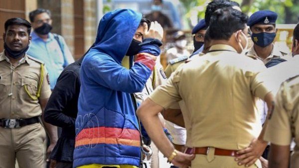 'આર્યન ખાને માન્યુ - પાર્ટીમાં ચરસ લેવાનુ કર્યુ હતુ પ્લાનિંગ'