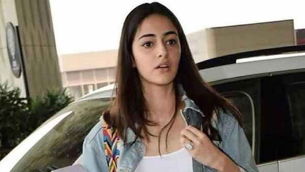 એનસીબીની ટીમ પણ અનન્યા પાંડેના ઘરે પહોંચી હતી