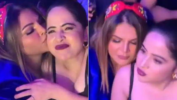 ઉર્ફીની બર્થ ડે પાર્ટીના ફોટો સોશિયલ મીડિયા પર વાયરલ ઉર્ફીની બર્થ ડે પાર્ટીના ફોટો સોશિયલ મીડિયા પર વાયરલ