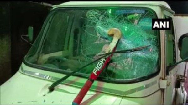 દુર્ગા વિસર્જન માટે ગયેલા લોકો પર હુમલો, દેશી બનાવટના બોમ્બ ફેંકાયા