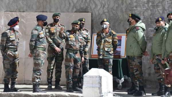 આર્મી ચીફ નરવણેએ પૂર્વી લદ્દાખની મુલાકાત લીધી, સુરક્ષાની સમિક્ષા કરી!