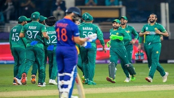 Ind Vs Pak: વર્લ્ડકપમાં પહેલીવાર વિરાટ કોહલીને આઉટ કરવામાં સફળ રહ્યું પાકિસ્તાન, કોહલીએ ફટકાર્યું 29મું અર્ધશત
