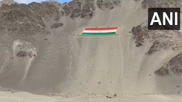 ગર્વનો દિવસઃ ગાંધી જયંતિ પર લેહમાં દુનિયાના સૌથી મોટા ખાદીના તિરંગાનુ અનાવરણ