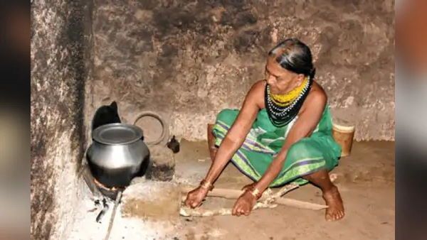 72 વર્ષની ઉંમરે પણ કામ અવિરત ચાલુ 72 વર્ષની ઉંમરે પણ કામ અવિરત ચાલુ