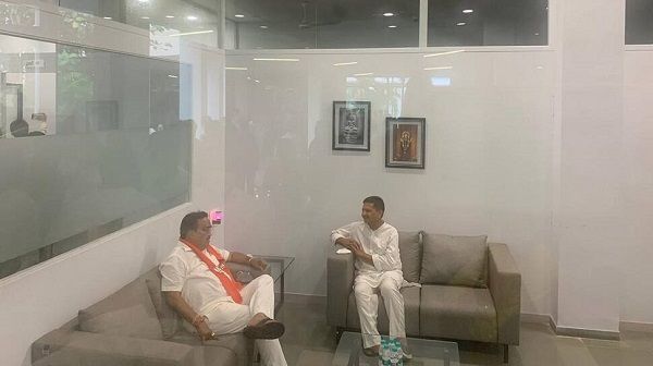 સીઆર પાટીલ-નરેશ પટેલ વચ્ચે બેઠક, સૌરાષ્ટ્રનુ રાજકારણ ગરમાયુ