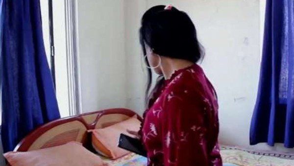 રાત્રિભોજન સાથે માસિક રક્ત મિશ્રિત રાત્રિભોજન સાથે માસિક રક્ત મિશ્રિત