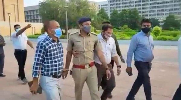 પોલીસ ગ્રેડ પે મામલો: 4 જિલ્લાના પોલીસ કર્મીઓને નવી કમિટીનું તેડું