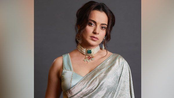 સોશિયલ મીડિયા પર ટ્રોલ થઈ રહી છે