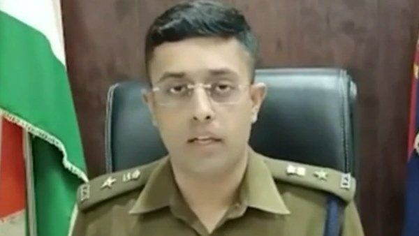 પાંચ પોલીસકર્મી સસ્પેન્ડ પાંચ પોલીસકર્મી સસ્પેન્ડ