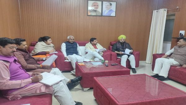 મદન કૌશિકે સંકેતો આપ્યા હતા