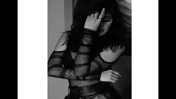 રિયા ચક્રવર્તીનો હોટ લુક