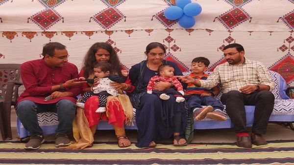 એક સિક્કાની બે બાજુ-દત્તક લેનાર પરિવારોમાંથી 90 ટકા દીકરીઓ દત્તક લે છે એક સિક્કાની બે બાજુ-દત્તક લેનાર પરિવારોમાંથી 90 ટકા દીકરીઓ દત્તક લે છે