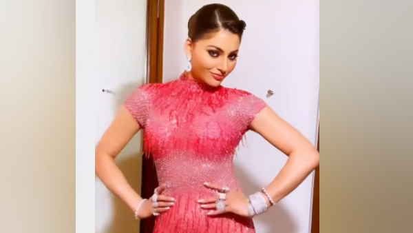 ઉર્વશી સોલમેટ તલાસતી જોવા મળી