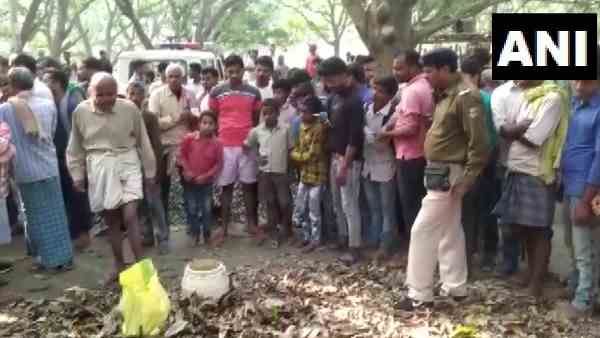 પંચાયતની ચૂંટણી વચ્ચે વૈશાલીમાંથી મળ્યા જીવતા બોમ્બ