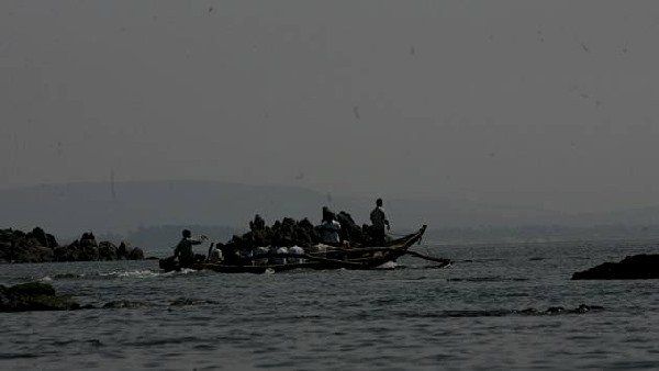 ભારતીય માછીમારો પર ગોળીબાર કરનારા પાકિસ્તાની કમાન્ડો પર FIR, સરકાર મુદ્દો ઉઠાવશે!