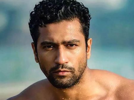 હોઠો પર વેસેલિન લગાવો