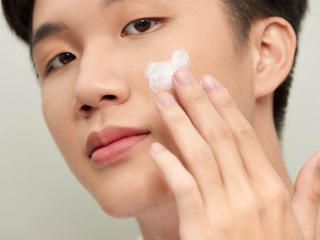 Skin Care Tips : ફ્રેશ સ્કિન માટે છોકરાઓ અપનાવે આ સ્કિન કેર ટીપ્સ