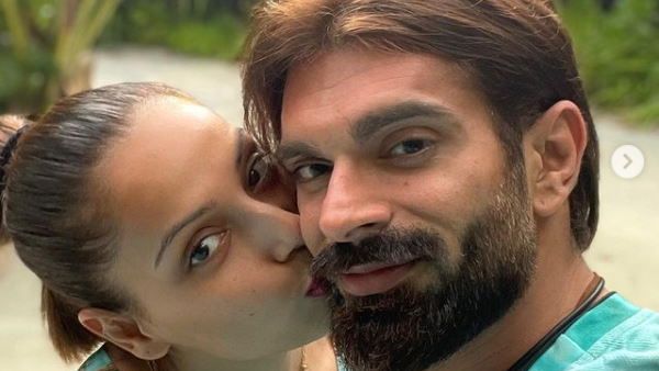 બિપાશા બાસુ અને કરણ સિંહ ગ્રોવર