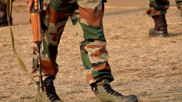 અડધી રાત પછી શરુ થઈ કાર્યવાહી