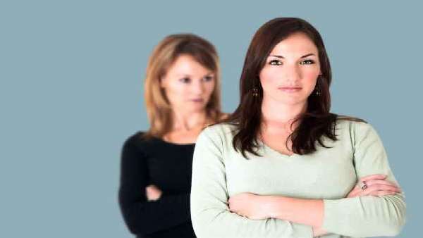 ખરી-ખોટી સંભળાવવી