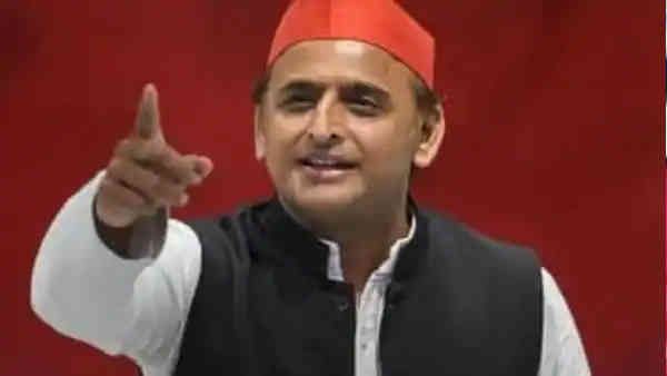 સપા નેતાઓના ઘરે આઇટીની રેડ પર અખિલેશ યાદવે કસ્યો સકંજો, કહ્યું- હજુ તો IT આવી છે ED અને CBI હજુ આવશે