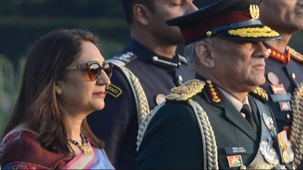 ગુમલામાં બોલ્યા હતા બિપિન રાવત- હુ મારૂ દિલ અહીં છોડીને જાઉ છુ, પત્ની સાથે પહોંચીને કરી હતી આ વાત