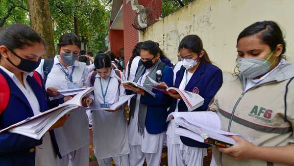 શું છે CBSE સાથે સંબંધિત વિવાદ?