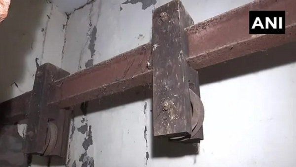 દિલ્લી વિધાનસભામાં સુરંગ બાદ મળ્યું ફાંસી ઘર, સ્પિકરે કહી આ ચોંકાવનારી વાત