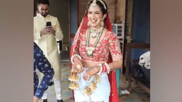 લોકોએ કરી કમેંટસ લોકોએ કરી કમેંટસ