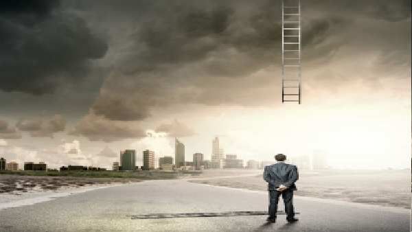 શું તમને મળશે નવા વર્ષમાં સારી નોકરી? જાણો વર્ષ 2022માં કઈ રાશિઓમાં છે 'ડ્રીમ જૉબ'ના યોગ