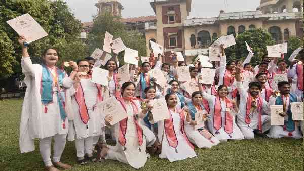 યુવતિઓના કલ્યાણના પરિપ્રેક્ષ્યમાં દરખાસ્ત'