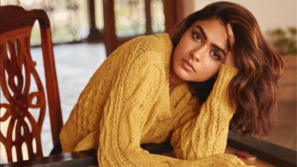 અભિનેત્રી મૃણાલ ઠાકુરે યાદ કર્યા કરીયરની શરૂઆતના દિવસો, કહ્યું- હુ દરરોજ ઘરે જઇને રોતી હતી