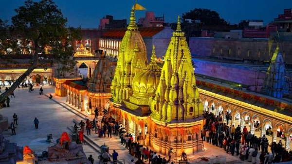 મહારાણી અહલ્યાબાઈ હોલકરે 1780માં મંદિરનું પુનઃનિર્માણ કરાવ્યું હતું