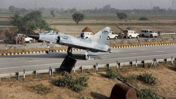 ટ્રાફિકની આડમાં ટાયરની ચોરી