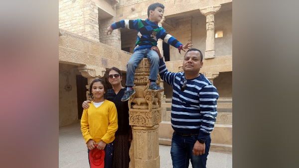 માતા-પિતાના આંસુ રોકાતા નથી