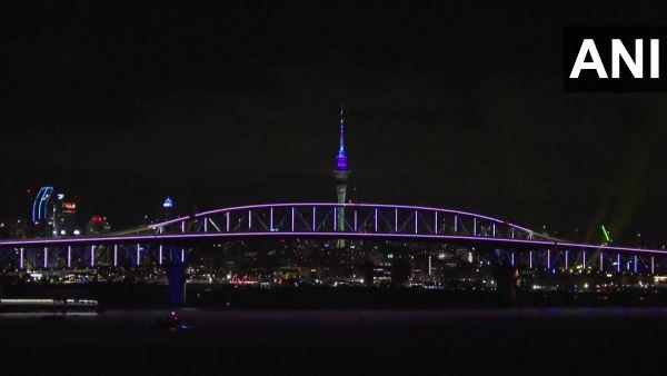 New Year 2022: ન્યુઝીલેન્ડમાં નવા વર્ષેની દસ્તક, લોકોએ ફટાકડા ફોડી સ્વાગત કર્યું!