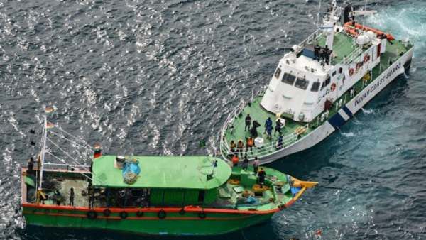 પાકિસ્તાન બાદ હવે આ દેશની અવળચંડાઇ, 55 માછીમારોની કરી ધરપકડ