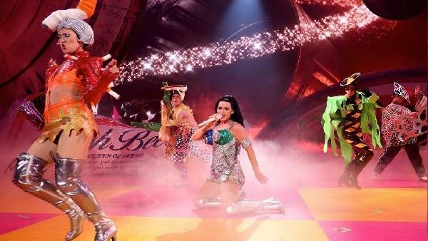 લાસ વેગાસમાં પ્લે રેસીડેન્સીમાં કર્યુ પરફૉર્મ