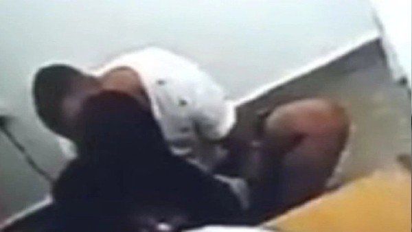 જેલમાં લાગેલા સીસીટીવીમાં કેદ થઈ ઘટના જેલમાં લાગેલા સીસીટીવીમાં કેદ થઈ ઘટના