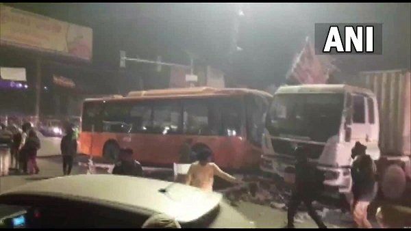 બસ અકસ્માતમાં છ લોકોના મોત, નવ ઘાયલ