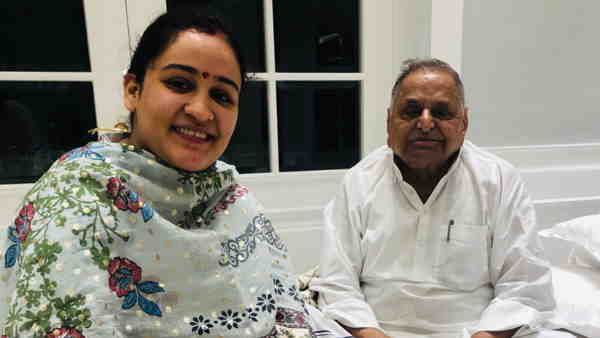 કોણ છે અપર્ણા યાદવ?