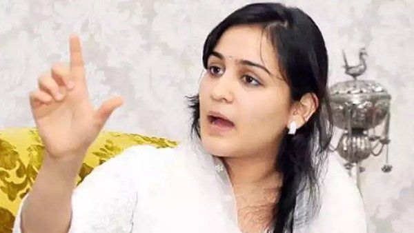 જાણો કોણ છે અપર્ણા યાદવ?