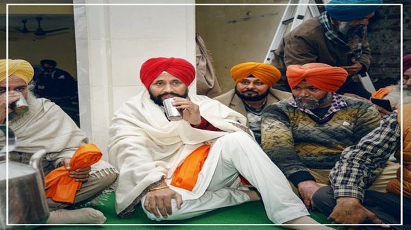 પંજાબ CM ડેરા બલ્લાનમાં જમીન પર સૂઈને રાત વિતાવી