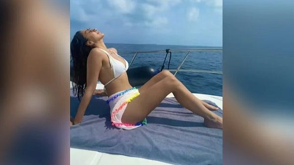 ટુ-પીસમાં કિયારા અડવાણી